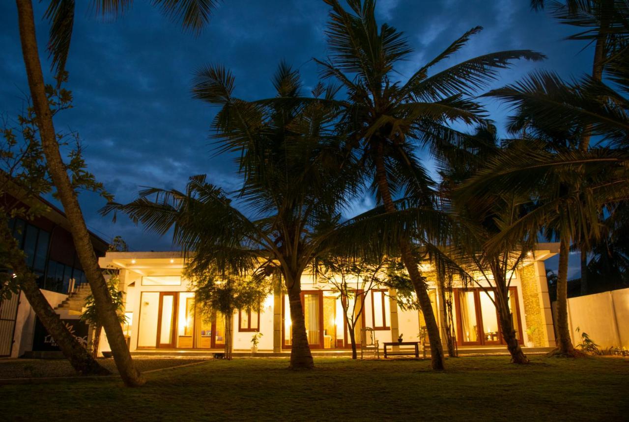 Hiru Lagoon Negombo Exteriör bild