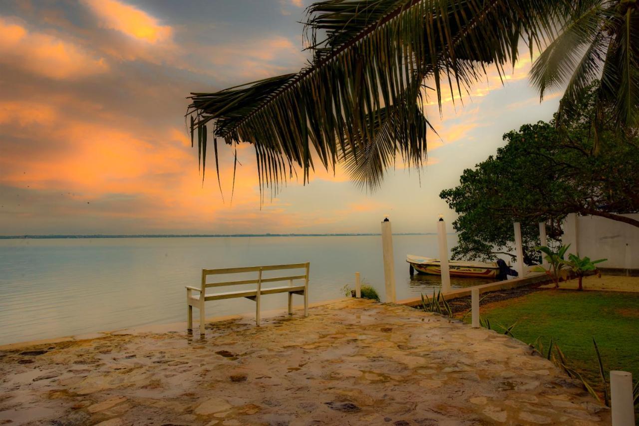 Hiru Lagoon Negombo Exteriör bild